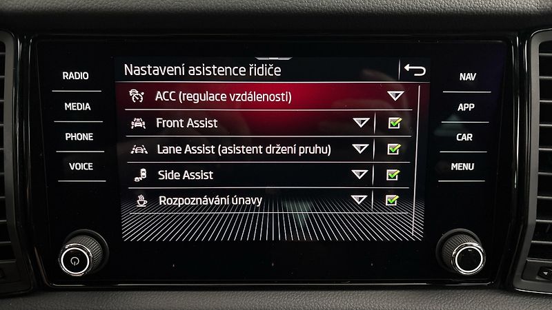 Škoda Kodiaq 2.0 TDI DSG 4x4 Sportline - fotka 26 z 30