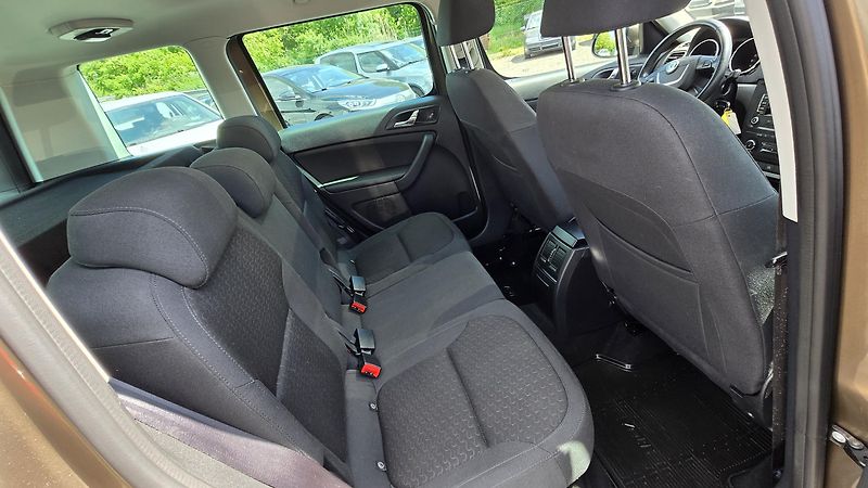 Škoda Yeti 2.0TDI ELEGANCE  4x4  - fotka 22 z 46