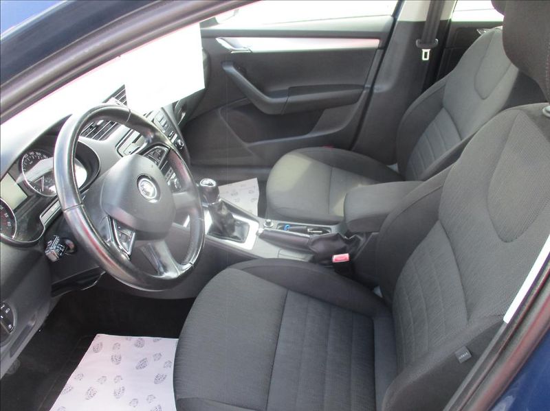 Škoda Octavia 1,6 TDI, Eleg, ZAMLUVENA - fotka 13 z 32