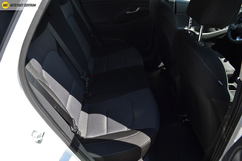 Hyundai i30 WG 1,5I MT SMART FAMILY NAVI - fotka 14 z 43