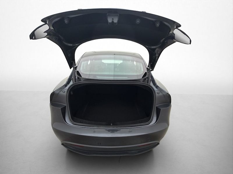 Tesla Model 3 Long Range AWD Highland - fotka 25 z 26