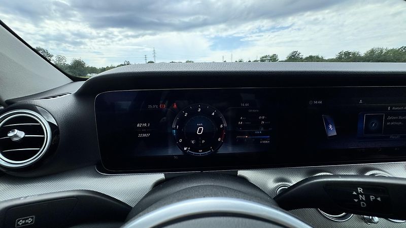 Mercedes-Benz Třídy E (2019) pravidelný servis, hezký stav - fotka 14 z 20