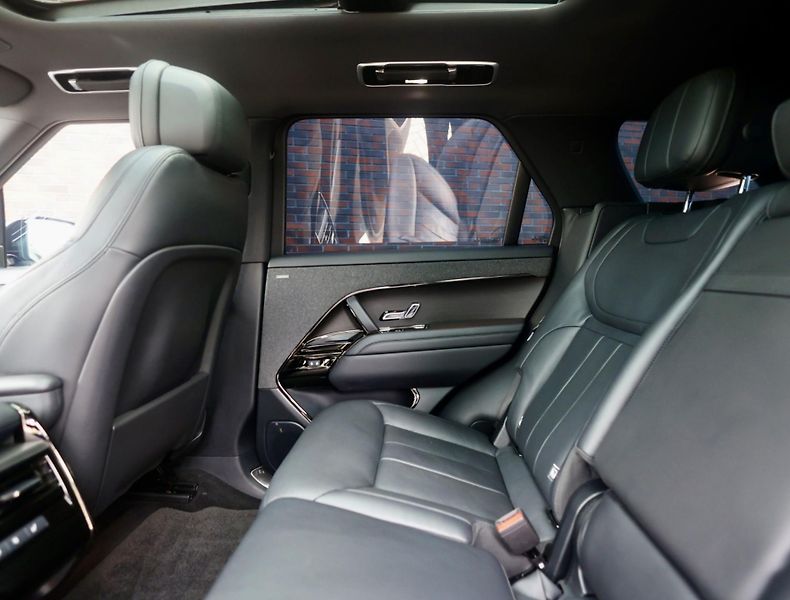 Land Rover Range Rover Sport (2022) 3.0 V6 ehybrid - fotka 29 z 45