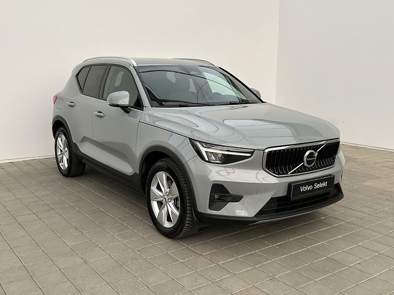 Volvo XC40 2.0 B3 CORE - fotka 8 z 28