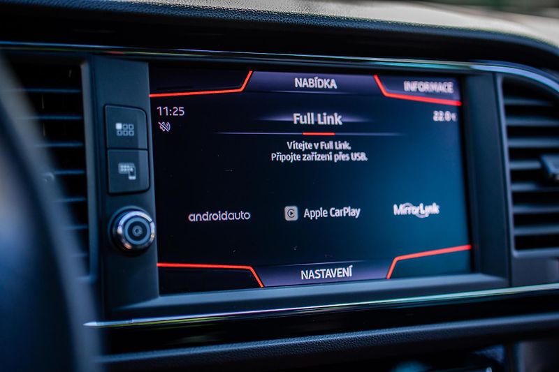 Seat Leon (2019) Koupeno nové v ČR / 1. maj. - fotka 8 z 21