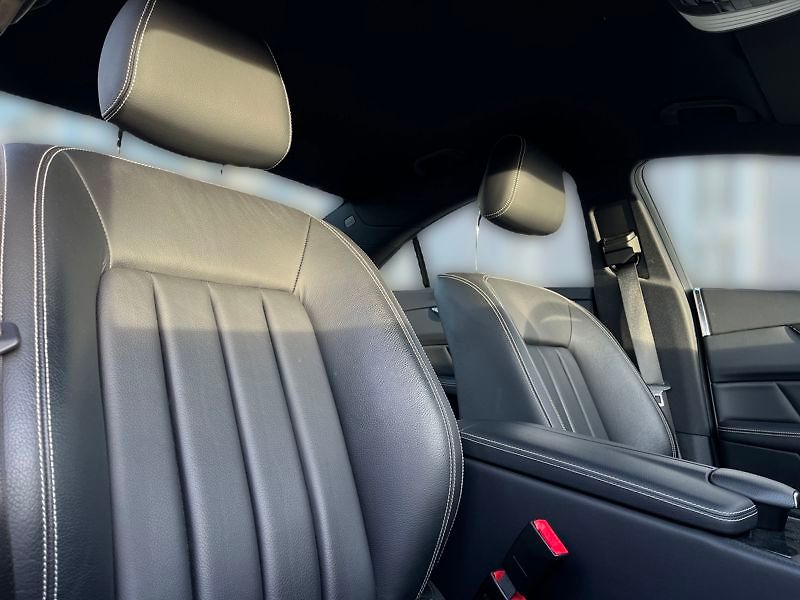Mercedes-Benz CLS 250 d 4MATIC kupé AMG Line - fotka 16 z 18