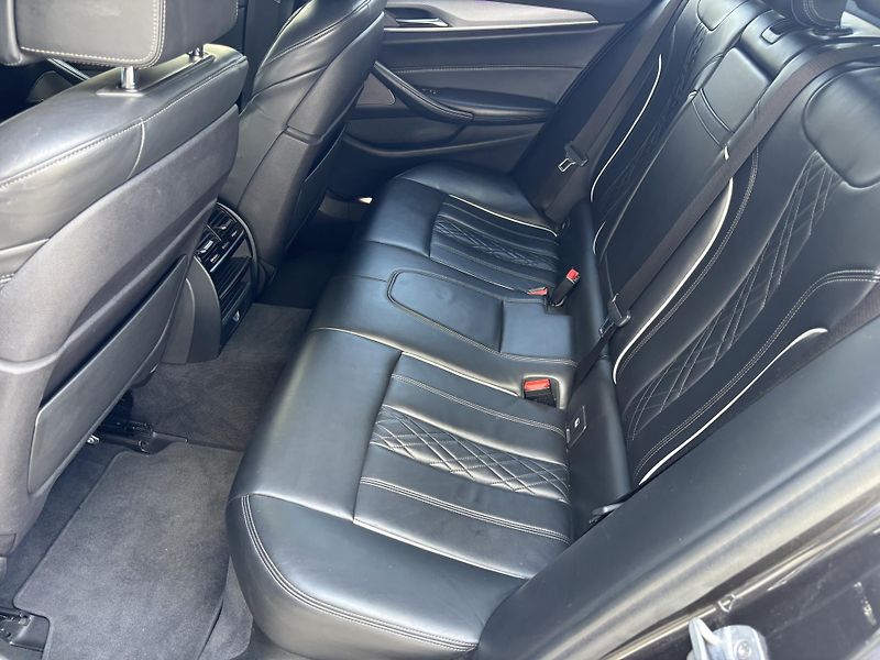 BMW Řada 5 (2017) 540iX Drive, 250kW, ČR, DPH - fotka 12 z 18