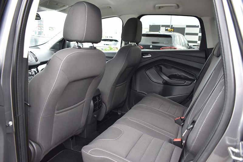 Ford Kuga 2.0 TDCi 103kW 4x4*AUTOMAT* - fotka 12 z 34