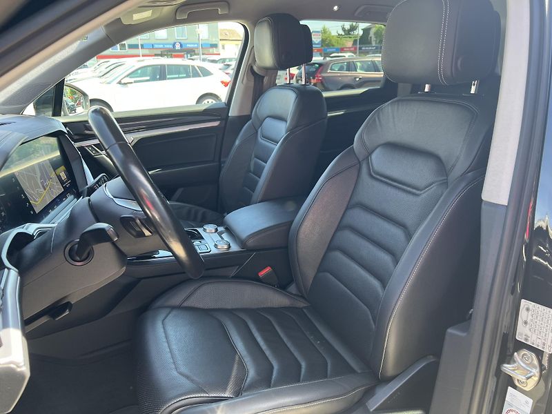 Volkswagen Touareg (2019) 3.0TDi*210kW*4x4*Servis*Tažné - fotka 12 z 41