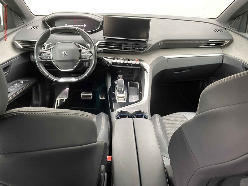 Peugeot 5008 (2023) 1.2 PT, GT, AT, LED, TZ - fotka 8 z 19