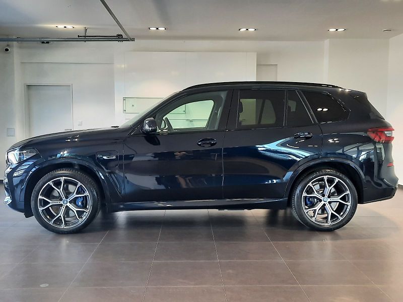 BMW X5 (2021) xDrive45e M Sport - fotka 3 z 12