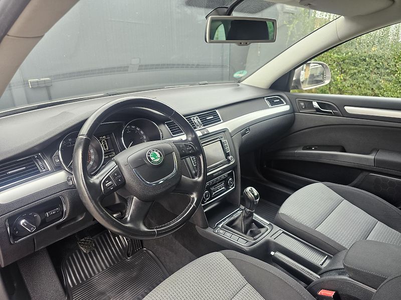 Škoda Superb 2.0 TDI 103kW,SENZORY,SERVISKA - fotka 18 z 53