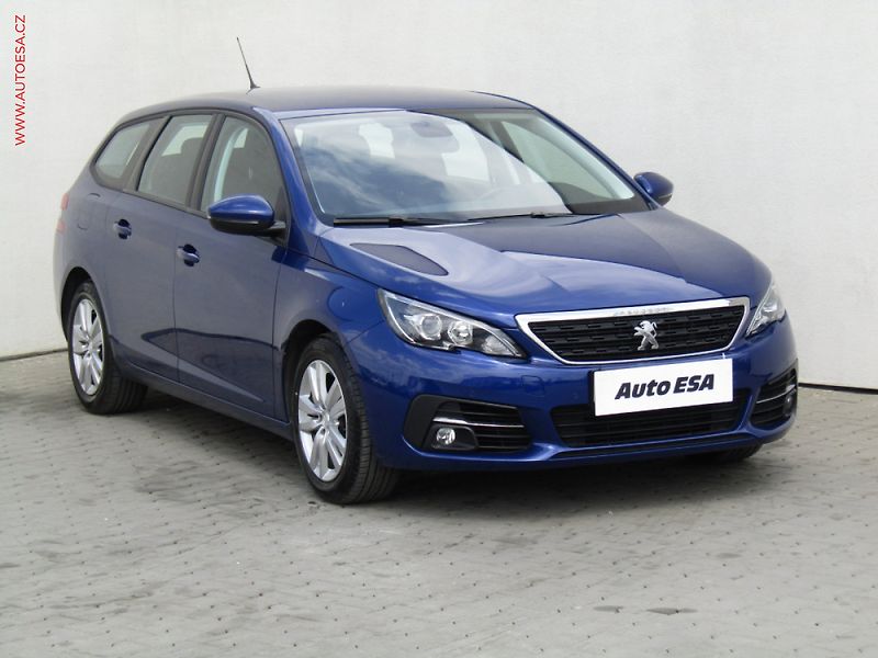 Peugeot 308 (2018) 1.2, 1.maj,ČR, servis.kniha - fotka 1 z 3