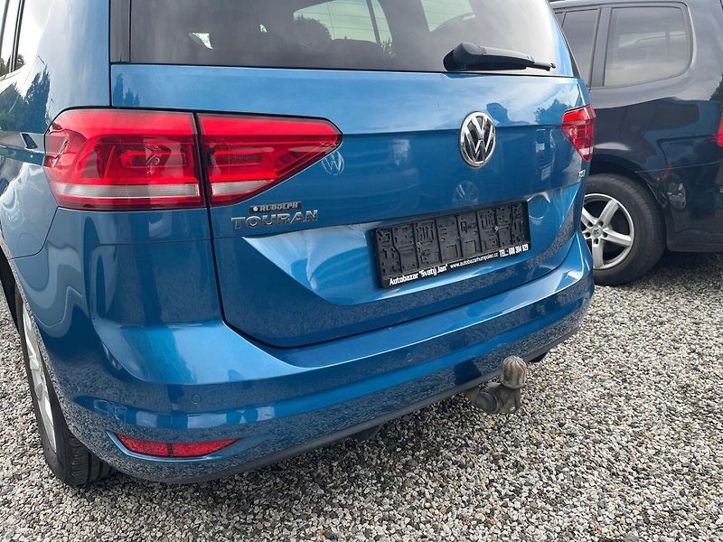Volkswagen Touran (2016) 1.2 TSI Serviska,Tažné - fotka 33 z 33