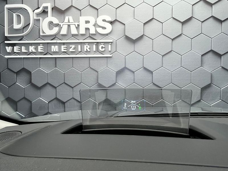 Ford Kuga 2.5 Duratec HEV 4x4 TITANIUM - fotka 26 z 56