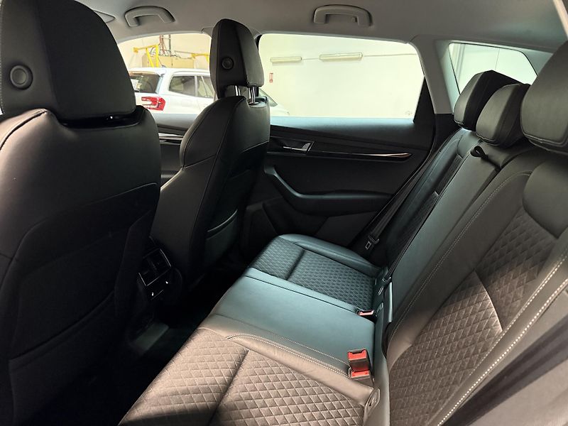 Škoda Karoq 1.5 TSI 110kW Style DSG - fotka 11 z 12