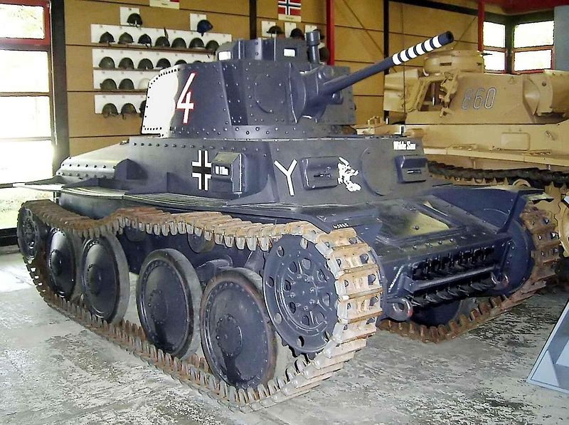 Ve své době asi za jeden z nejlepších lehkých tanků na světě LT vz.38. Do služby v předválečné československé armádě se bohužel nikdy nedostal. Tento stroj je exponátem muzea v Lešanech.