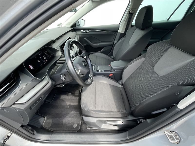 Škoda Octavia 2,0 TDI Combi Ambition Plus - fotka 4 z 24