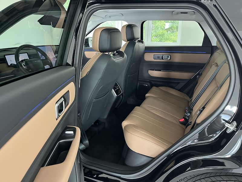 Jaecoo 7 (2025) PHEV (EXCLUSIVE BROWN) - fotka 10 z 18