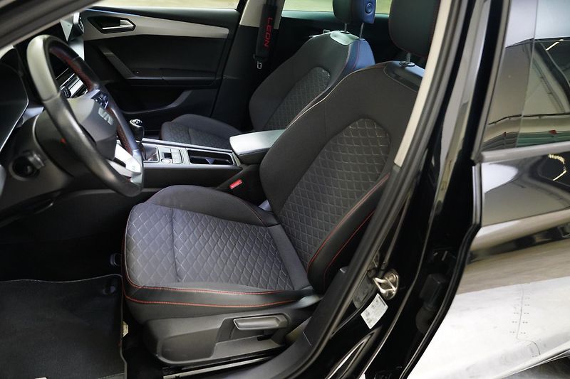 Seat Leon - fotka 11 z 27