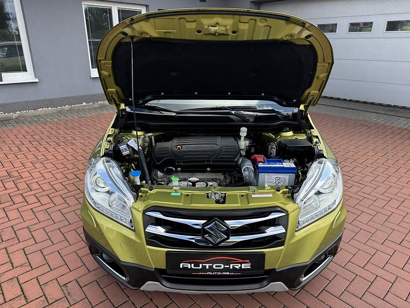 Suzuki SX4 S-Cross (2015) 1.6 VVTi Limited Navi Kamera - fotka 33 z 50