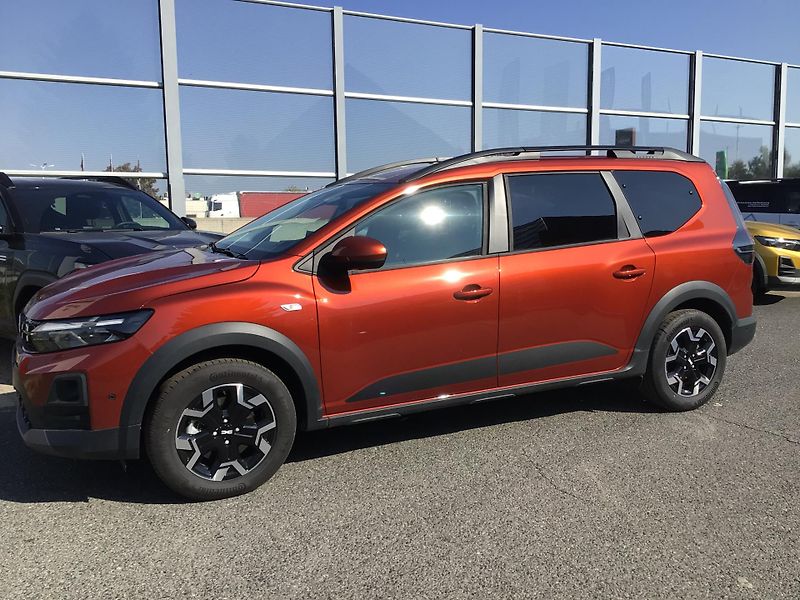 Dacia Jogger (2026) 7MÍST FULL HYBRID MAXIM.VÝBAVA - fotka 3 z 12