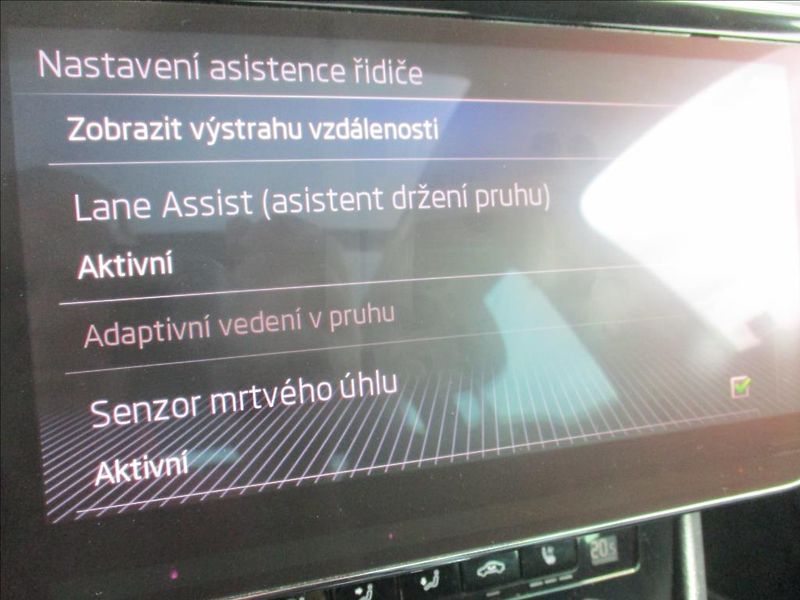 Škoda Superb 2,0 TDi,L&K,PANORAMA,DPH,CZ, - fotka 25 z 50