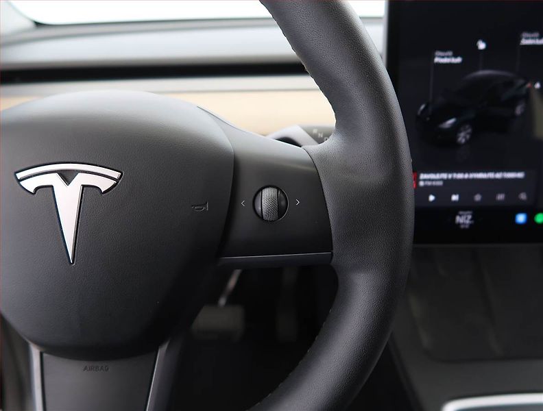 Tesla Model Y (2023) Long Range AWD 79kWh, SoH 91% - fotka 29 z 33
