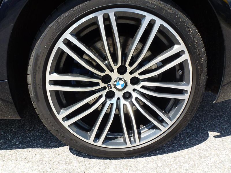 BMW Řada 5 3,0 D X-Drive M-Paket  Carbon - fotka 52 z 62