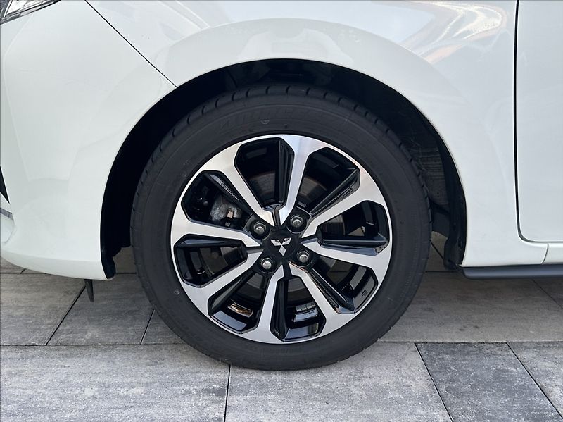 Mitsubishi Space Star 1,2 71PS  Invite A/T - fotka 41 z 53