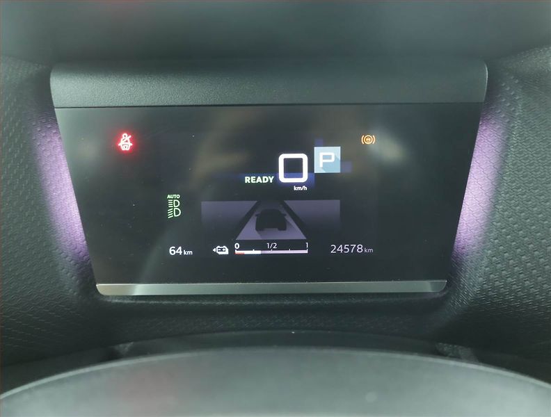 Citroën ë-C4 (2021) 50 kWh, SoH 90% - fotka 11 z 18