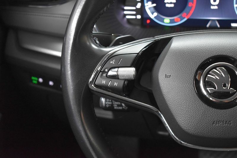 Škoda Octavia 2.0TDI DSG*ACC*MIRROR-LINK*DPH - fotka 16 z 32