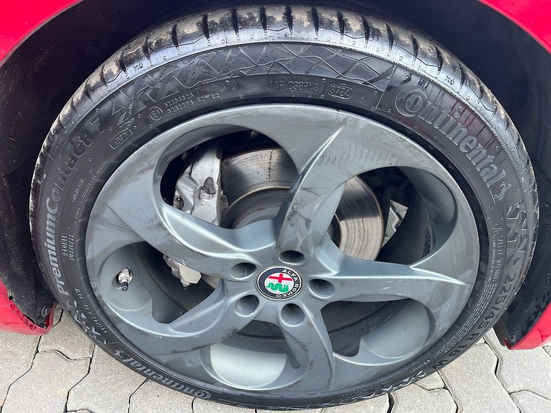 Alfa Romeo Giulia Super 2.2 JTdm Super 160k AT8 - fotka 10 z 10