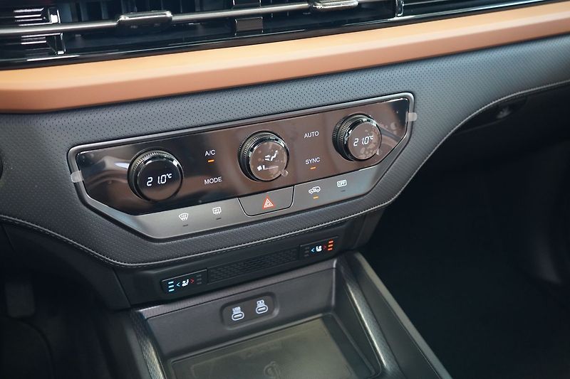 Ostatní PREMIUM 2.2 Diesel E-XDI 72223 - fotka 34 z 54