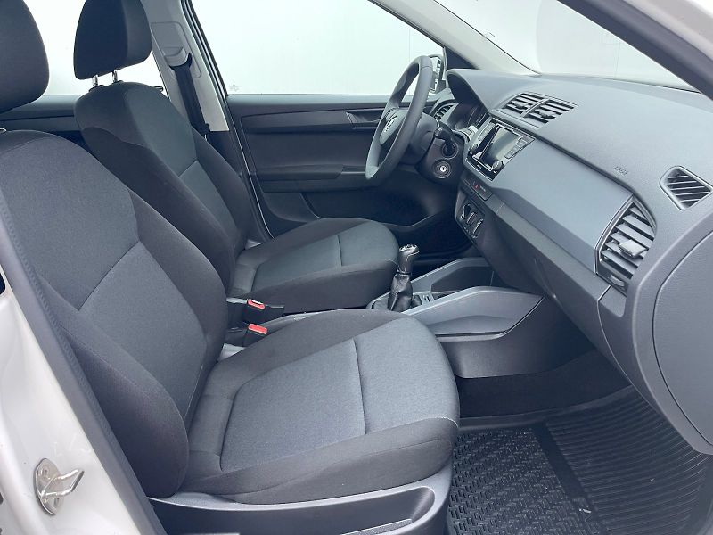 Škoda Fabia (2021) Combi 1.0 TSI / 70 kW Active T - fotka 9 z 30