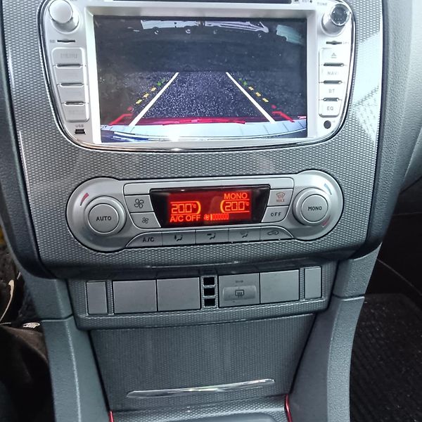Ford Focus  Titanium,1.8/92kW, benzin - fotka 20 z 26