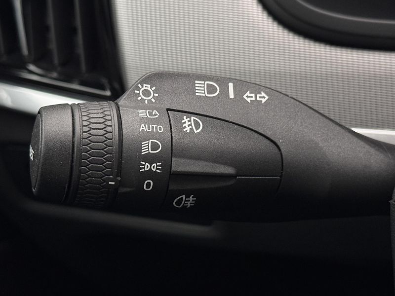 Volvo V90 CC D5 AWD PRO POLESTAR CZ  - fotka 32 z 47