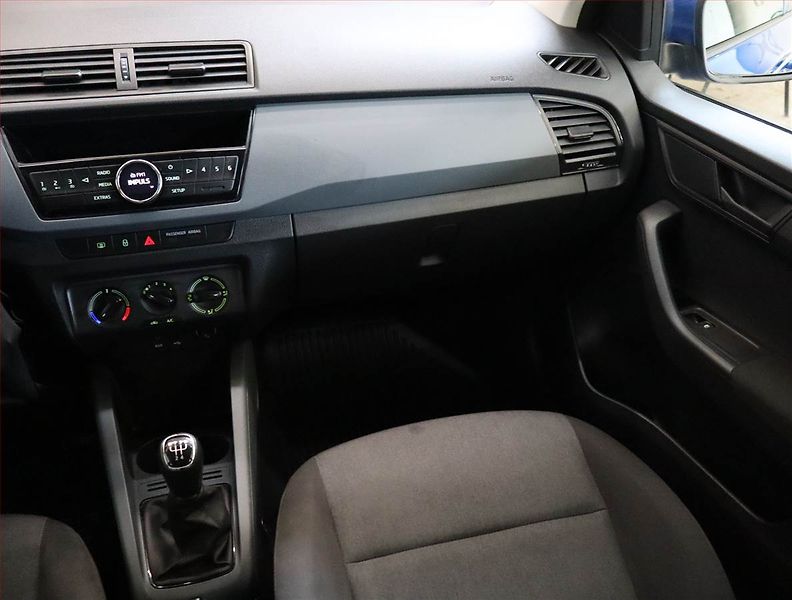 Škoda Fabia (2018) JOY 1.0 TSI, ČR,1.maj - fotka 8 z 17
