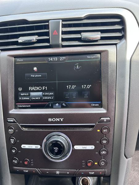 Ford Mondeo (2015) 2.0 TDCi 4×4, Titanium, ČR sv. - fotka 18 z 22