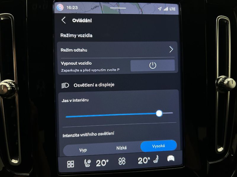Volvo XC40 RECHARGE CORE AUT - fotka 36 z 46