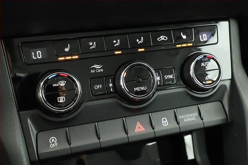 Škoda Karoq (2020) 1.0 TSI, Tempomat - fotka 10 z 14