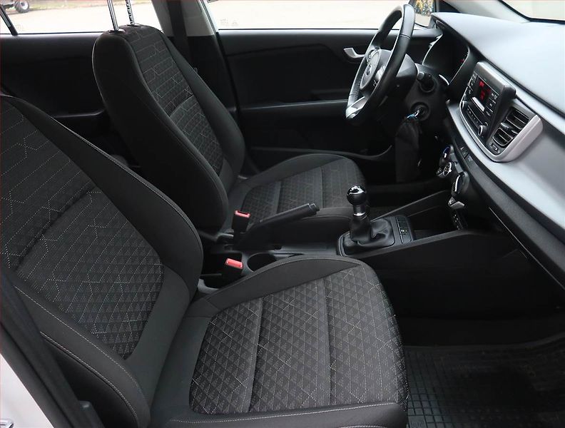 Kia Rio (2020) 1.25 CVVT, ČR,1.maj - fotka 9 z 19