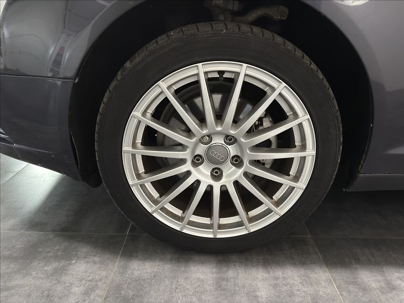 Audi A6 2,4   V6 QUATTRO ALCANTARA - fotka 26 z 30