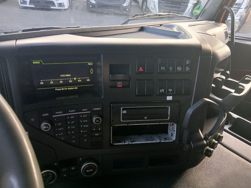 Volvo FMX460 8x4 S3 EURO 6 - fotka 16 z 17