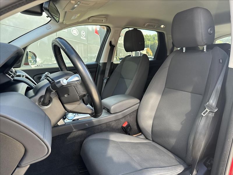 Land Rover Discovery Sport 2,0 D180 S AWD AT ČR DPH - fotka 12 z 29