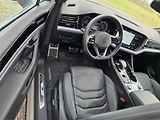 Volkswagen Touareg (2021) R-Line 210KW TAŽ. ČR 1.Maj.TOP - náhled 32