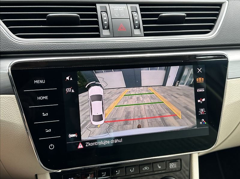 Škoda Superb 1,4 TSI 150PS  Style Plus 4x4 - fotka 40 z 58