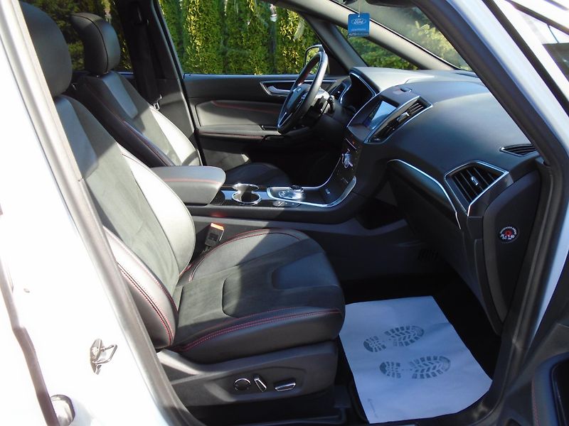 Ford S-MAX 2,0EcoBlue 140kW AWD ST-Line A - fotka 38 z 50