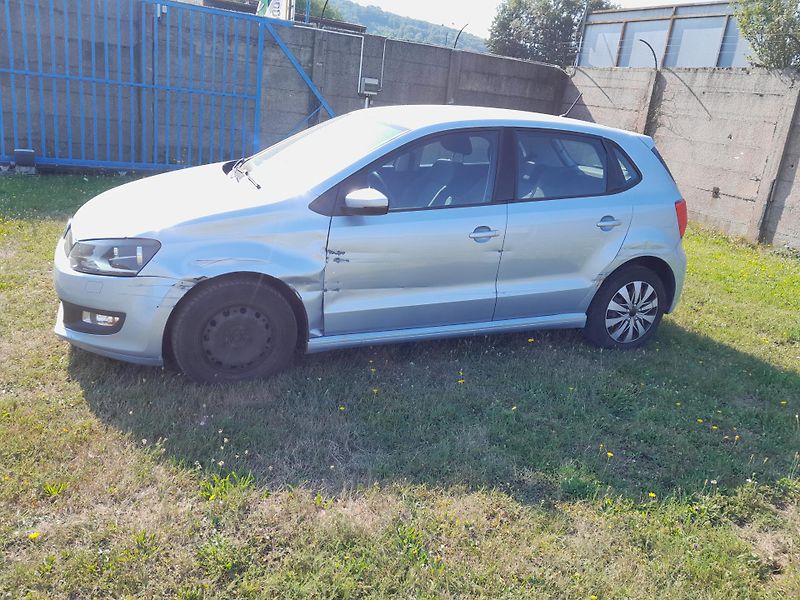 Volkswagen Polo (2015) 1,0 TSI 70KW serviska 2x klíč - fotka 4 z 16