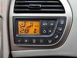 Citroën C4 Picasso (2007) 2.0HDi, AT, tempo, park.asist - náhled 16